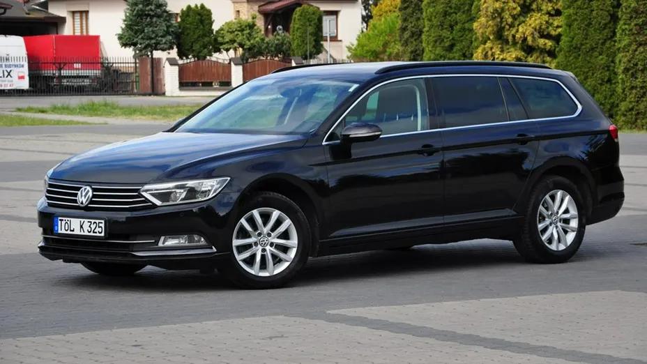 VOLKSWAGEN Passat -