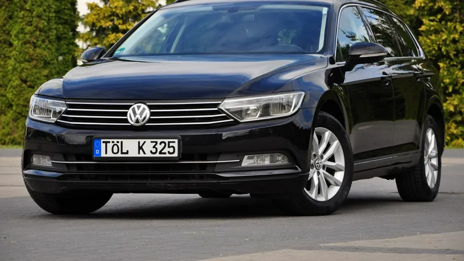 VOLKSWAGEN Passat -