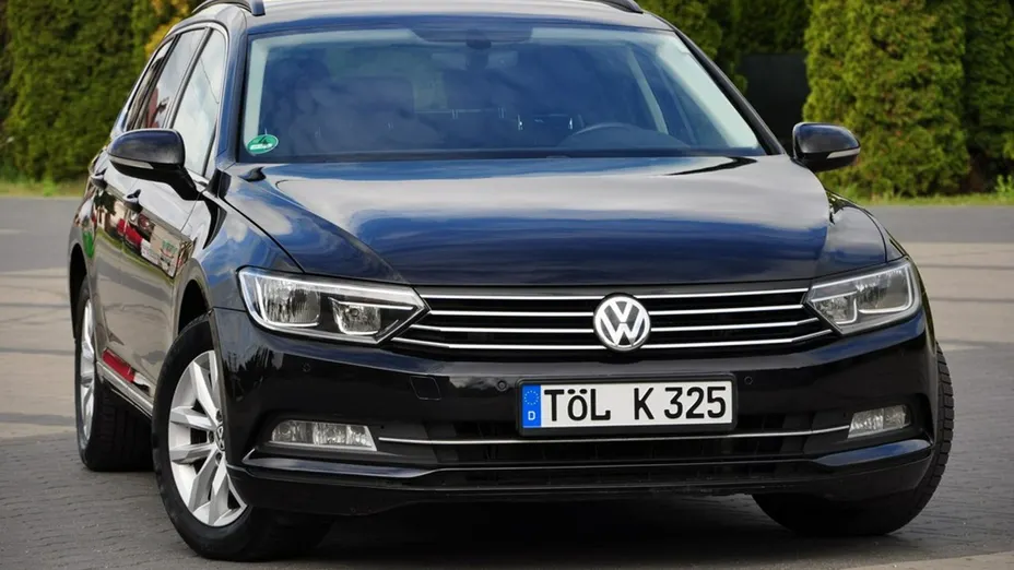 VOLKSWAGEN Passat -