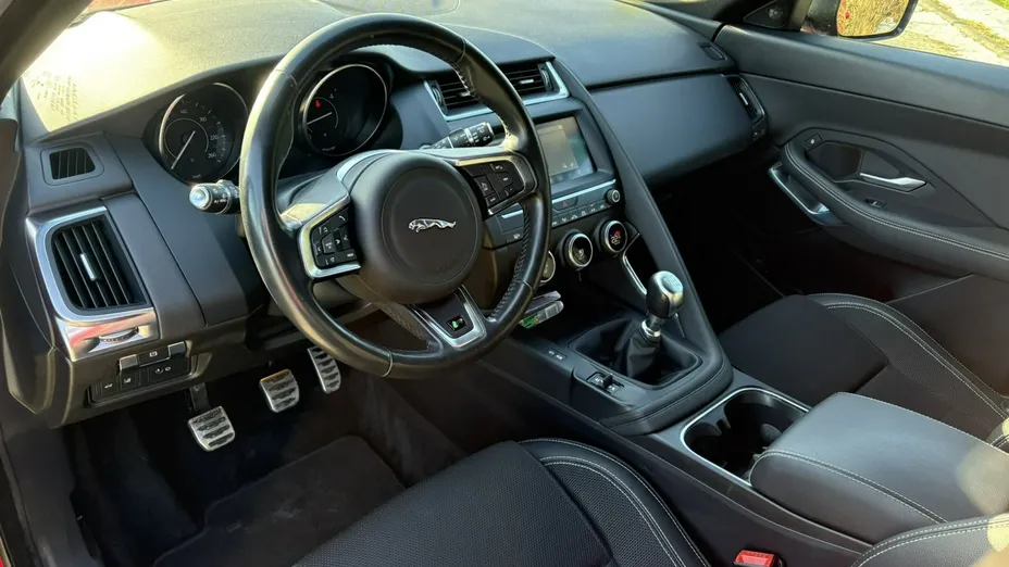JAGUAR E-Pace -