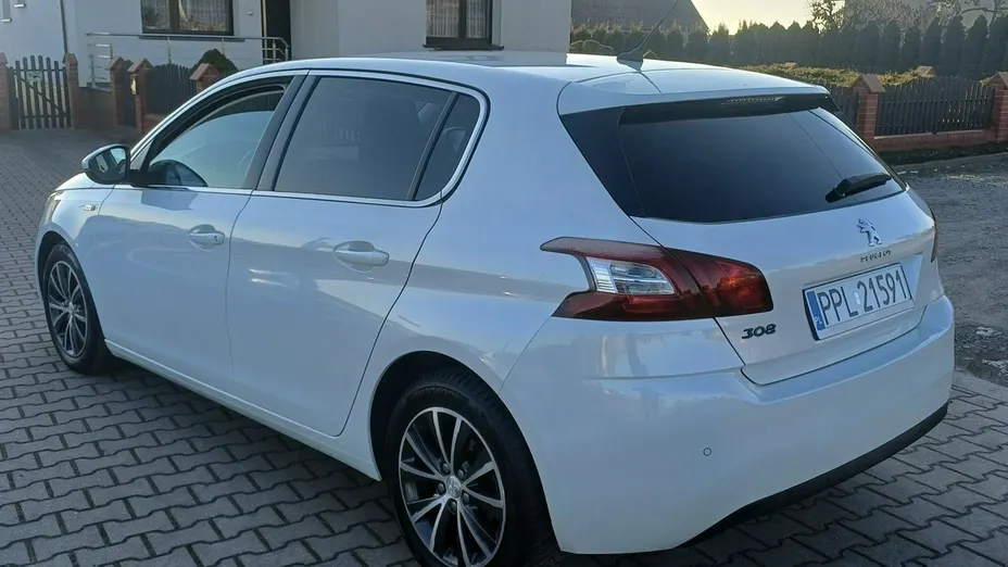 PEUGEOT 308 -