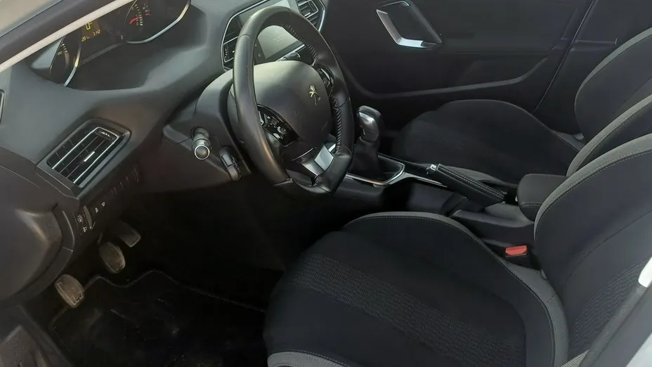 PEUGEOT 308 -