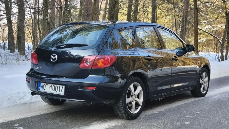 MAZDA 3 -