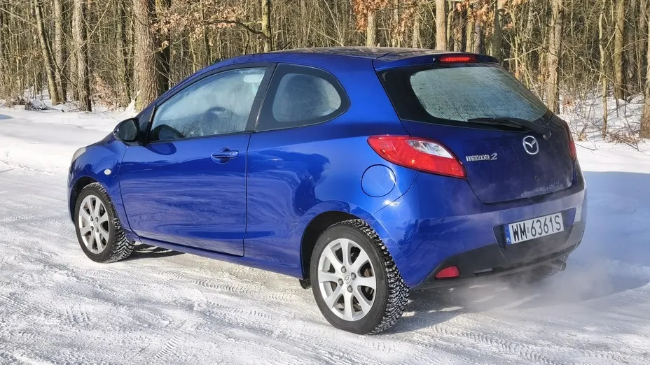 MAZDA 2 -