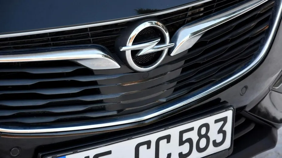 OPEL Insignia -