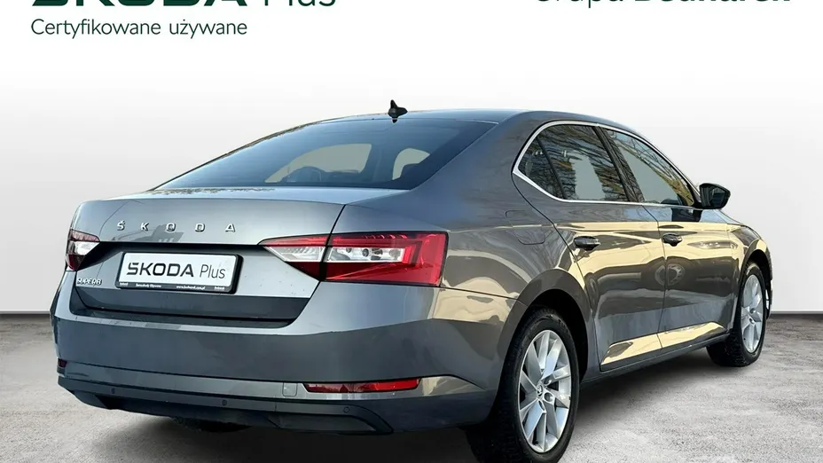 SKODA Superb -