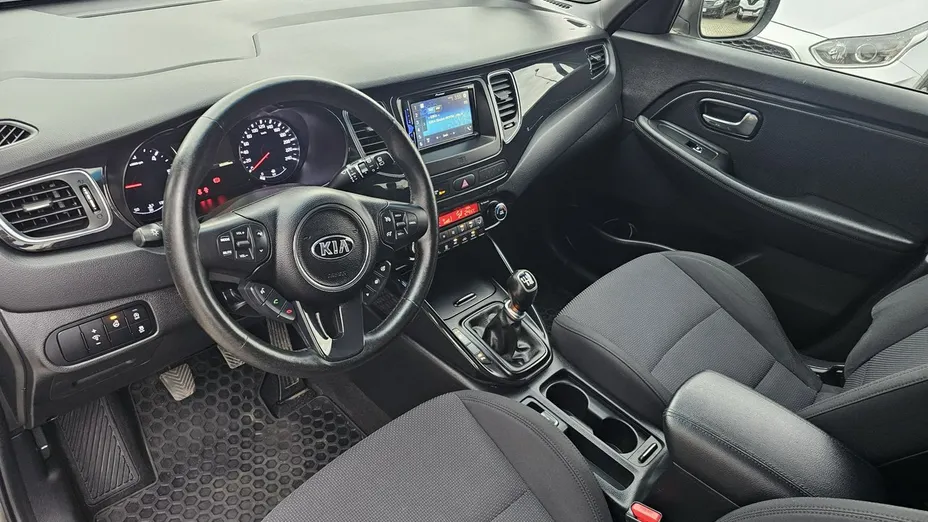 KIA Carens -