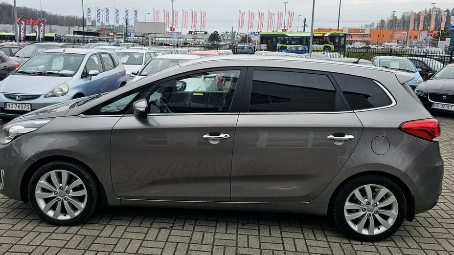 KIA Carens -