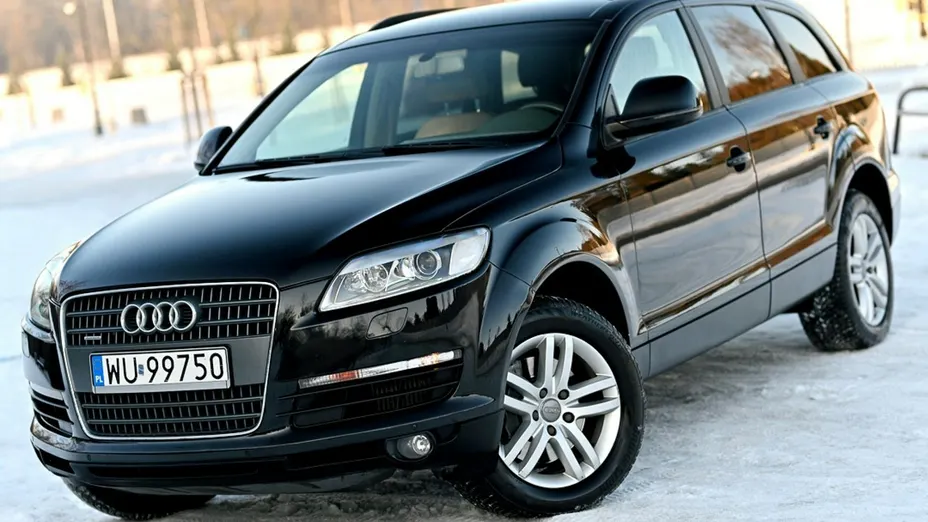 AUDI Q7 -