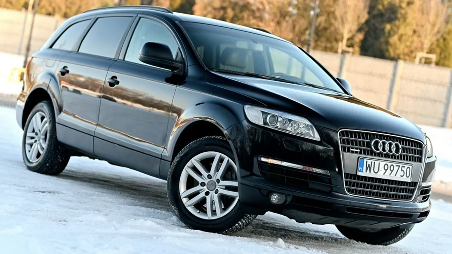 AUDI Q7 -