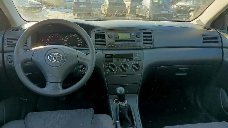 TOYOTA Corolla -