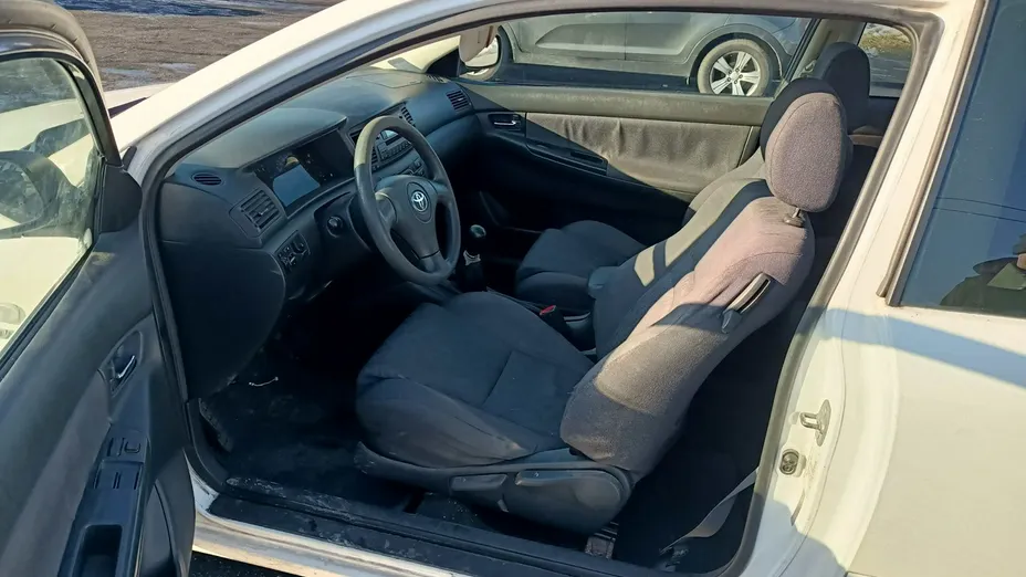TOYOTA Corolla -