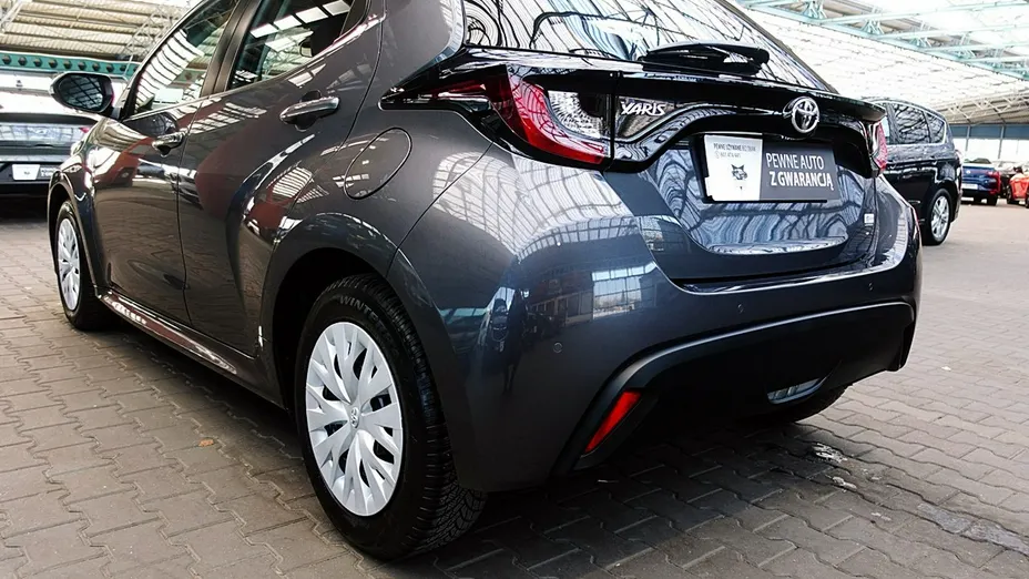 TOYOTA Yaris -