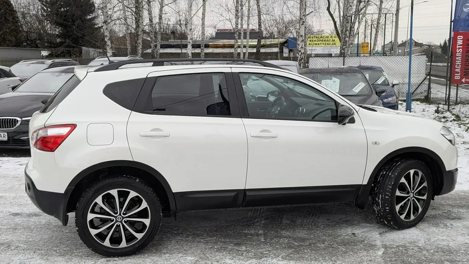 NISSAN Qashqai -