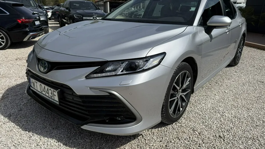 TOYOTA Camry -