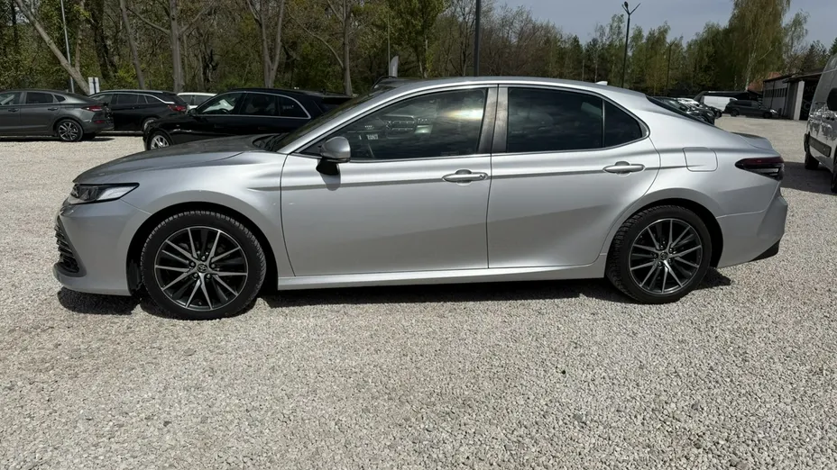 TOYOTA Camry -