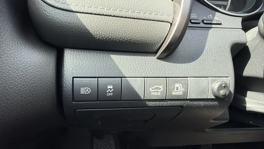 TOYOTA Camry -