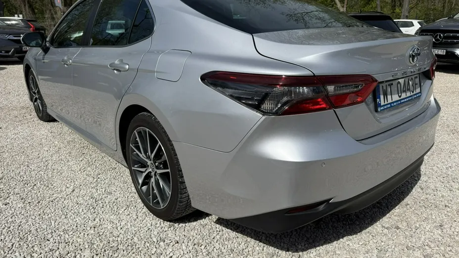 TOYOTA Camry -