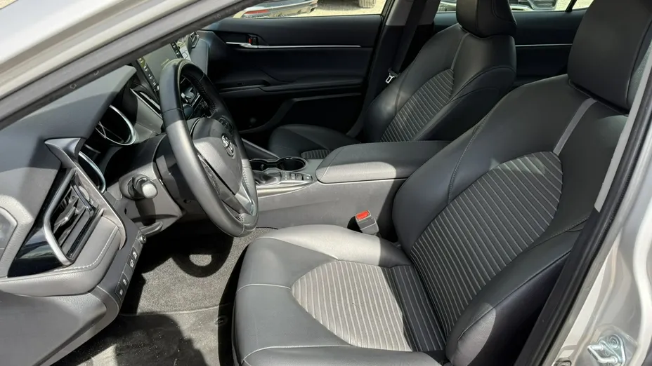 TOYOTA Camry -