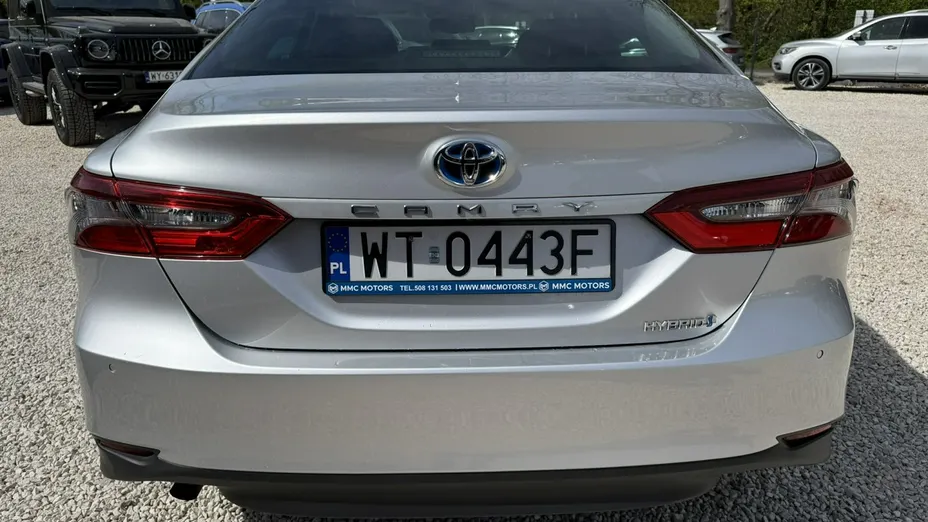 TOYOTA Camry -