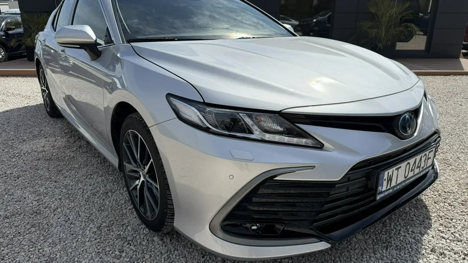 TOYOTA Camry -