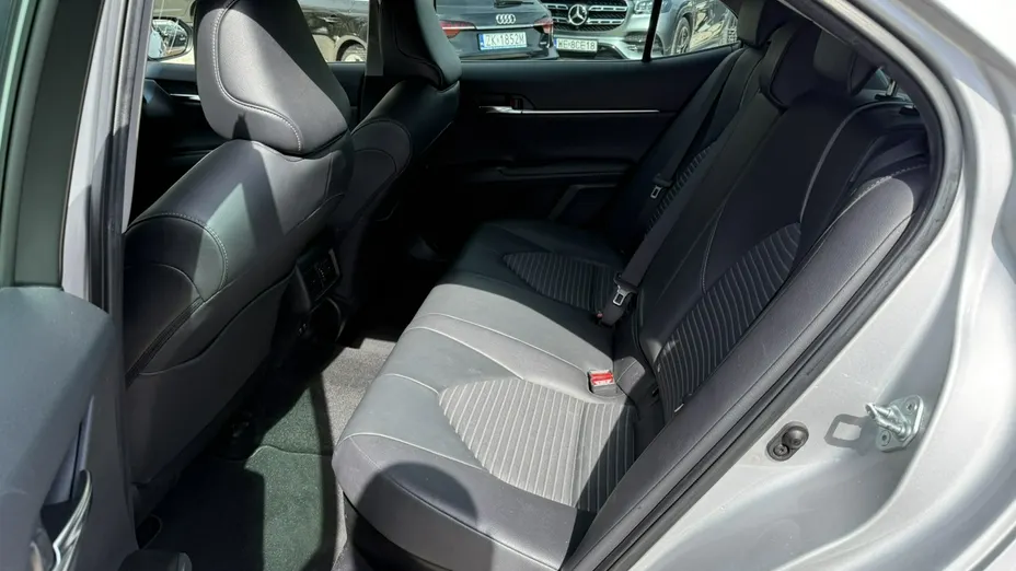 TOYOTA Camry -