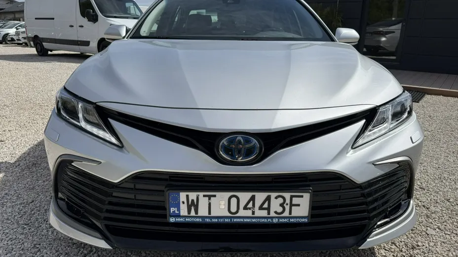 TOYOTA Camry -