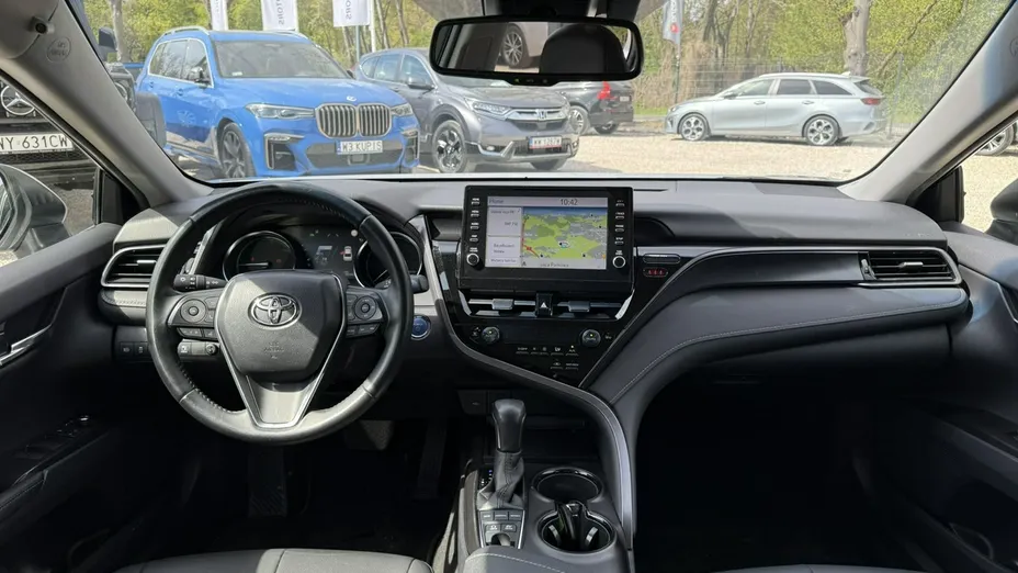 TOYOTA Camry -