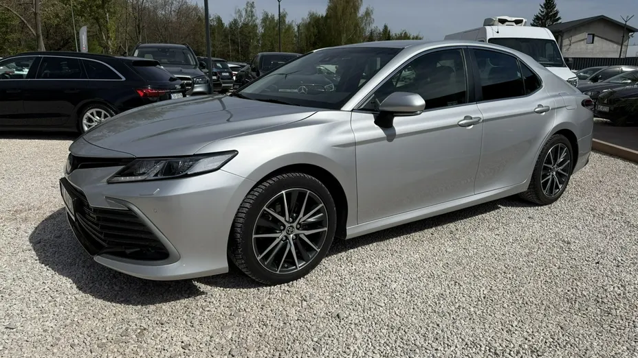 TOYOTA Camry -