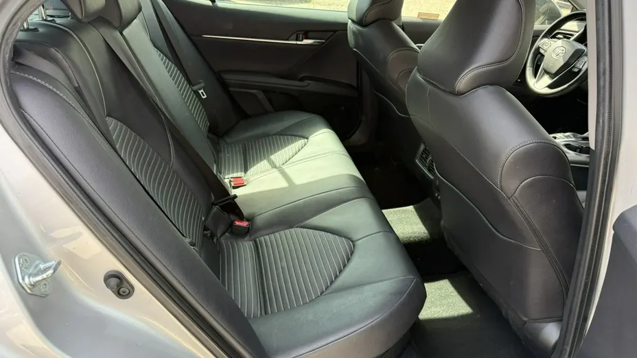 TOYOTA Camry -