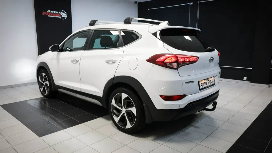 HYUNDAI Tucson -