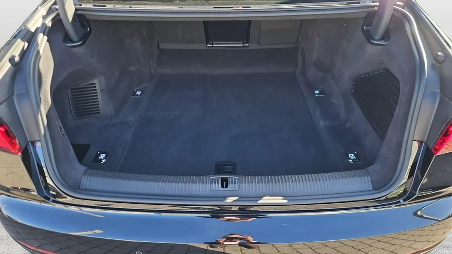 AUDI A8 -