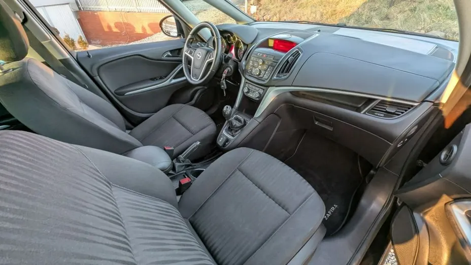 OPEL Zafira -