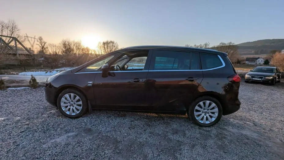 OPEL Zafira -