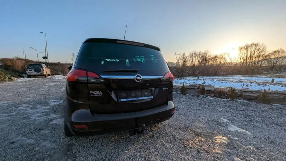OPEL Zafira -