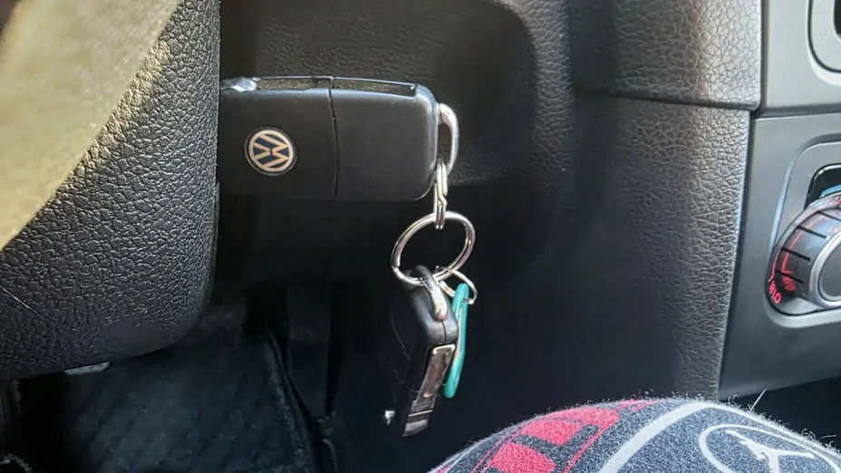 VOLKSWAGEN Golf -