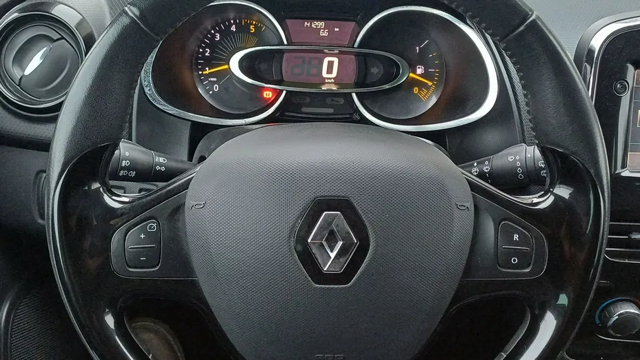 RENAULT Clio -