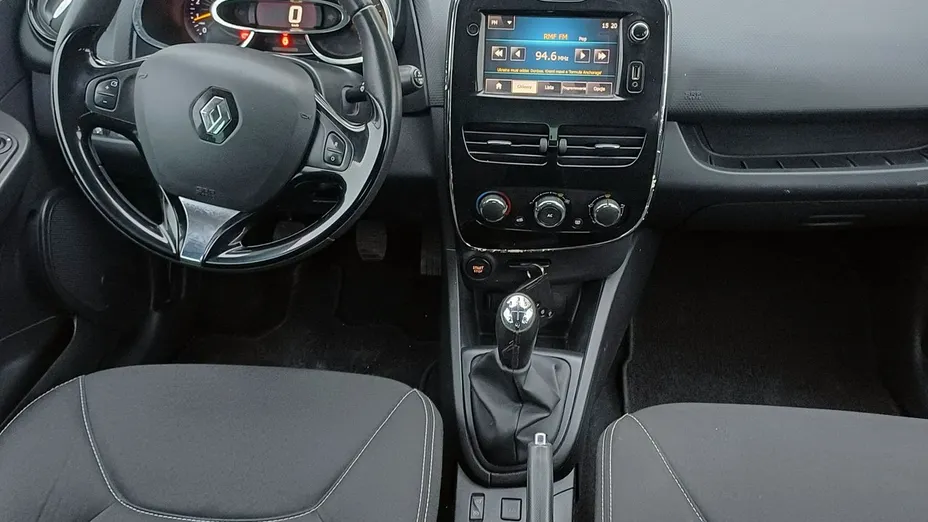 RENAULT Clio -