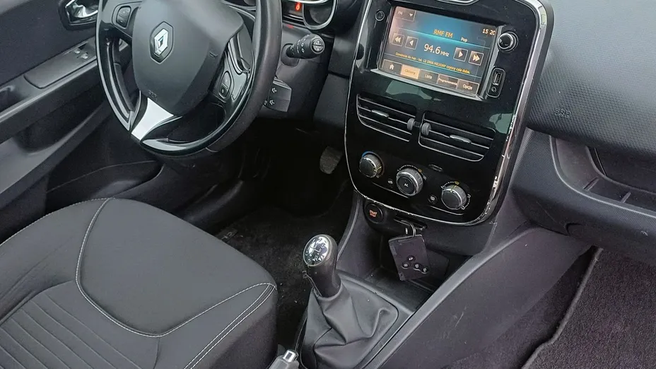 RENAULT Clio -