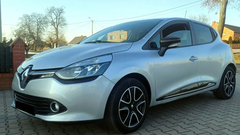 RENAULT Clio -