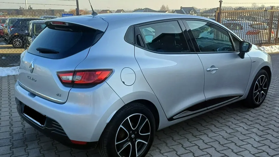 RENAULT Clio -