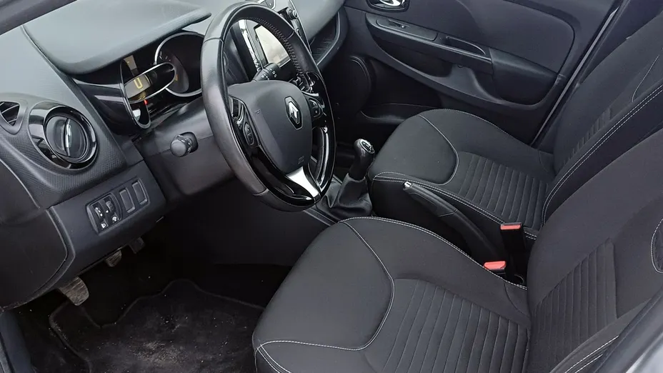 RENAULT Clio -