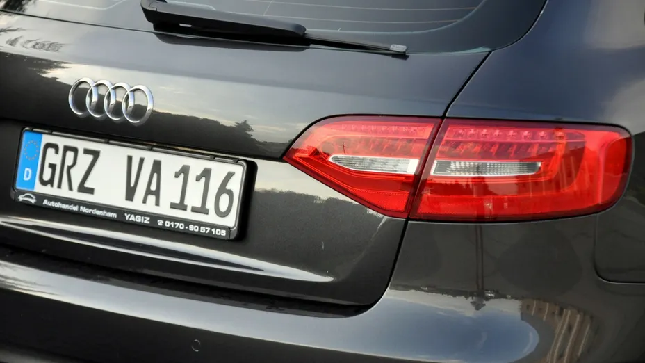 AUDI A4 -