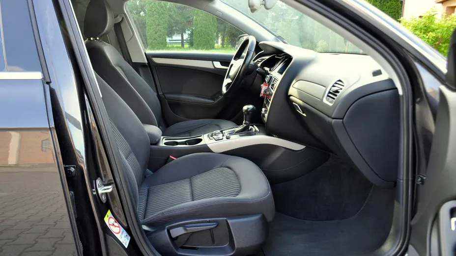 AUDI A4 -