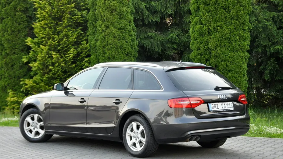 AUDI A4 -