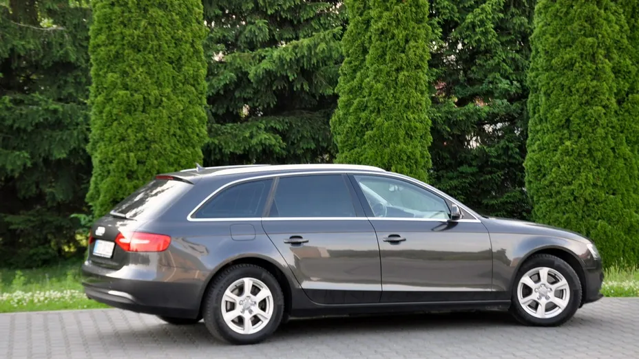 AUDI A4 -