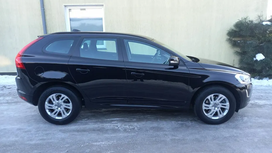 VOLVO XC60 -
