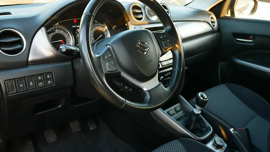 SUZUKI Vitara -