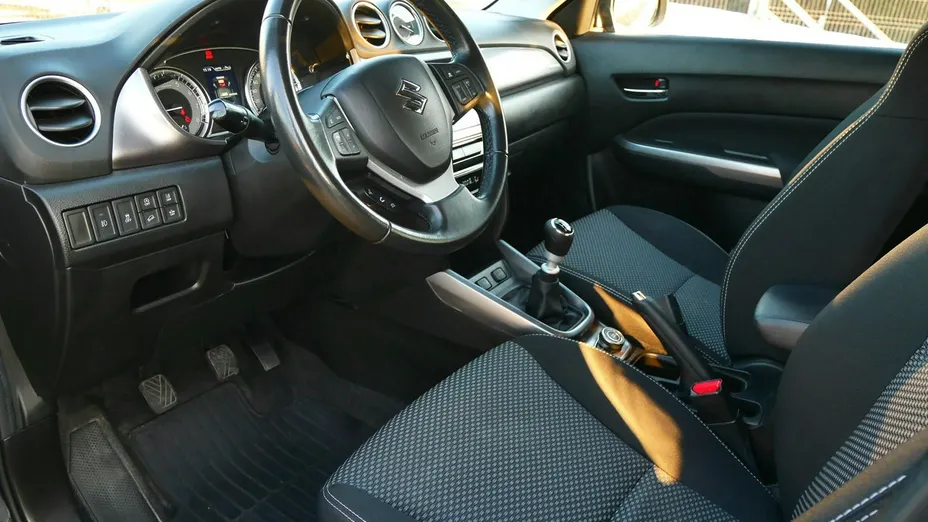 SUZUKI Vitara -