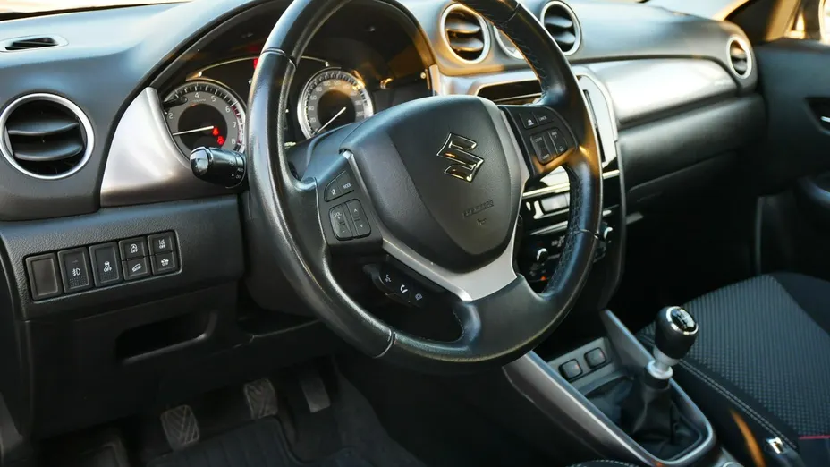 SUZUKI Vitara -